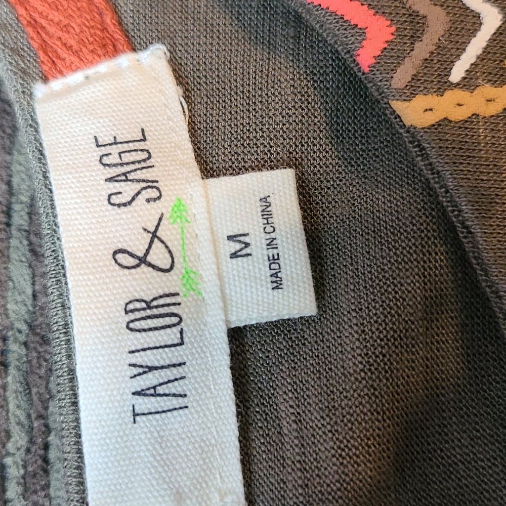 Taylor & Sage Embroidery Paint Blouse - Picture 9 of 14